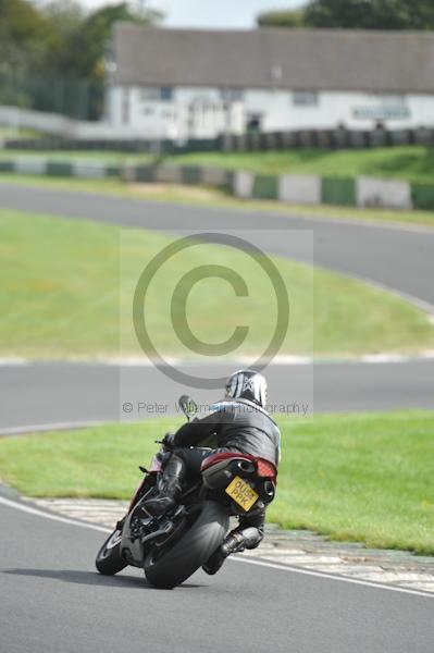 Mallory park Leicestershire;Mallory park photographs;Motorcycle action photographs;event digital images;eventdigitalimages;mallory park;no limits trackday;peter wileman photography;trackday;trackday digital images;trackday photos