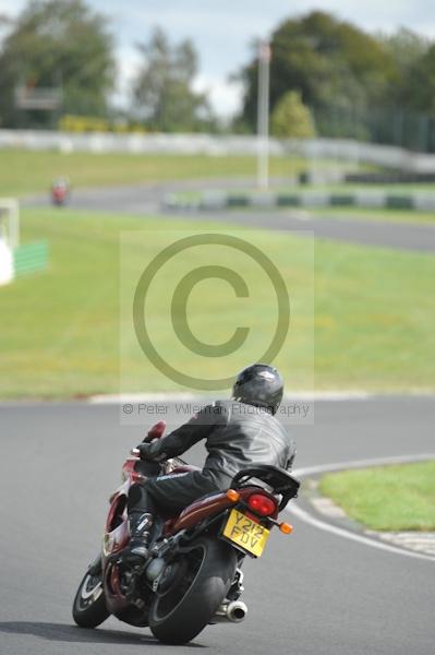 Mallory park Leicestershire;Mallory park photographs;Motorcycle action photographs;event digital images;eventdigitalimages;mallory park;no limits trackday;peter wileman photography;trackday;trackday digital images;trackday photos