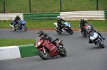 Mallory-park-Leicestershire;Mallory-park-photographs;Motorcycle-action-photographs;event-digital-images;eventdigitalimages;mallory-park;no-limits-trackday;peter-wileman-photography;trackday;trackday-digital-images;trackday-photos