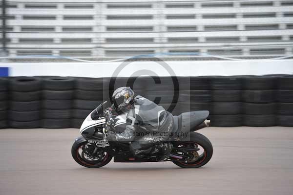 Motorcycle action photographs;Rockingham;Rockingham photographs;Trackday digital images;event digital images;eventdigitalimages;no limits trackday;peter wileman photography;rockingham corby northamptonshire;trackday;trackday photos