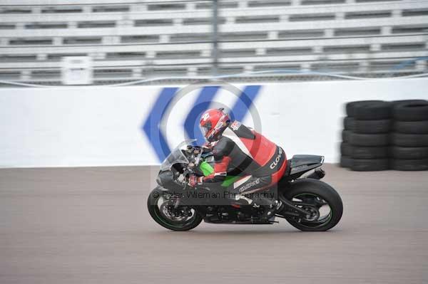 Motorcycle action photographs;Rockingham;Rockingham photographs;Trackday digital images;event digital images;eventdigitalimages;no limits trackday;peter wileman photography;rockingham corby northamptonshire;trackday;trackday photos