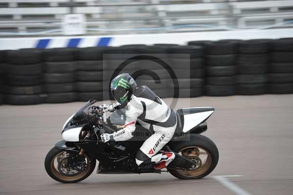 Motorcycle action photographs;Rockingham;Rockingham photographs;Trackday digital images;event digital images;eventdigitalimages;no limits trackday;peter wileman photography;rockingham corby northamptonshire;trackday;trackday photos