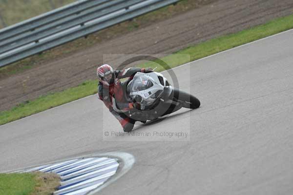 Motorcycle action photographs;Rockingham;Rockingham photographs;Trackday digital images;event digital images;eventdigitalimages;no limits trackday;peter wileman photography;rockingham corby northamptonshire;trackday;trackday photos