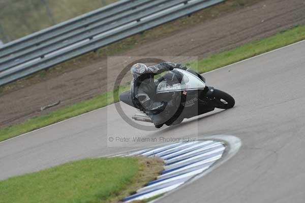 Motorcycle action photographs;Rockingham;Rockingham photographs;Trackday digital images;event digital images;eventdigitalimages;no limits trackday;peter wileman photography;rockingham corby northamptonshire;trackday;trackday photos