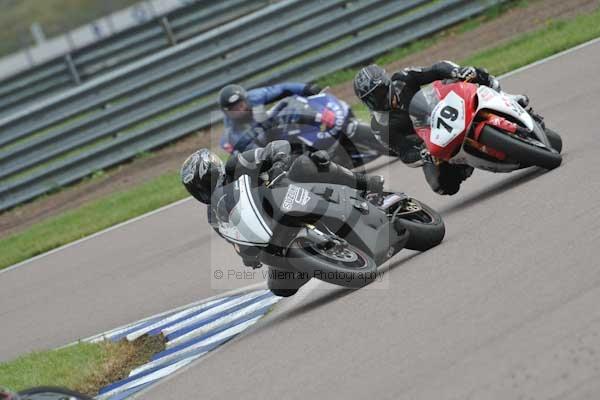 Motorcycle action photographs;Rockingham;Rockingham photographs;Trackday digital images;event digital images;eventdigitalimages;no limits trackday;peter wileman photography;rockingham corby northamptonshire;trackday;trackday photos