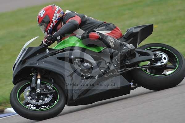 Motorcycle action photographs;Rockingham;Rockingham photographs;Trackday digital images;event digital images;eventdigitalimages;no limits trackday;peter wileman photography;rockingham corby northamptonshire;trackday;trackday photos