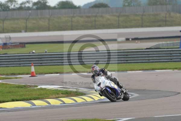 Motorcycle action photographs;Rockingham;Rockingham photographs;Trackday digital images;event digital images;eventdigitalimages;no limits trackday;peter wileman photography;rockingham corby northamptonshire;trackday;trackday photos