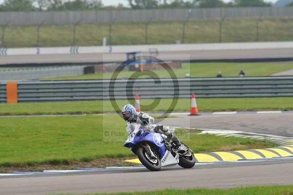 Motorcycle action photographs;Rockingham;Rockingham photographs;Trackday digital images;event digital images;eventdigitalimages;no limits trackday;peter wileman photography;rockingham corby northamptonshire;trackday;trackday photos