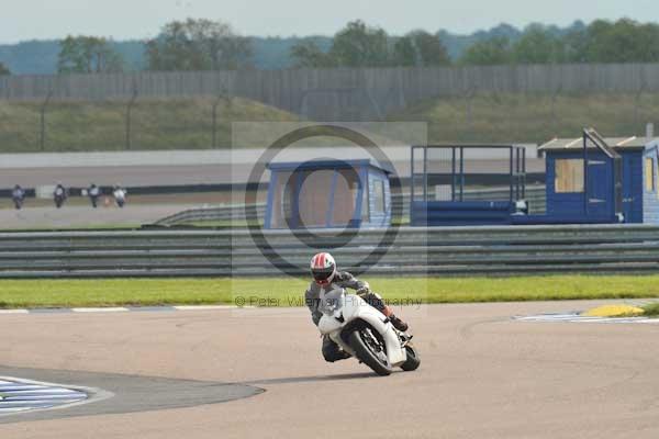 Motorcycle action photographs;Rockingham;Rockingham photographs;Trackday digital images;event digital images;eventdigitalimages;no limits trackday;peter wileman photography;rockingham corby northamptonshire;trackday;trackday photos