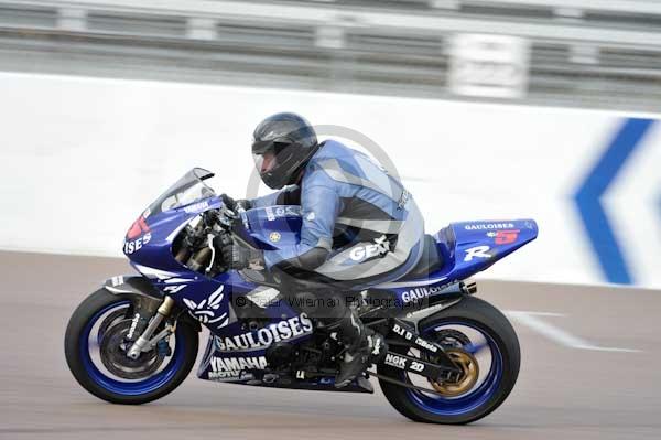 Motorcycle action photographs;Rockingham;Rockingham photographs;Trackday digital images;event digital images;eventdigitalimages;no limits trackday;peter wileman photography;rockingham corby northamptonshire;trackday;trackday photos