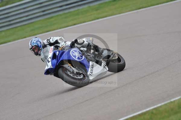 Motorcycle action photographs;Rockingham;Rockingham photographs;Trackday digital images;event digital images;eventdigitalimages;no limits trackday;peter wileman photography;rockingham corby northamptonshire;trackday;trackday photos