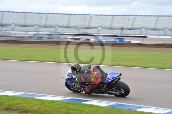 Motorcycle action photographs;Rockingham;Rockingham photographs;Trackday digital images;event digital images;eventdigitalimages;no limits trackday;peter wileman photography;rockingham corby northamptonshire;trackday;trackday photos