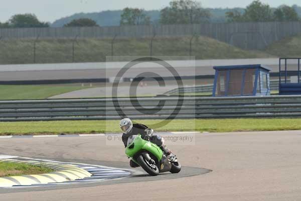 Motorcycle action photographs;Rockingham;Rockingham photographs;Trackday digital images;event digital images;eventdigitalimages;no limits trackday;peter wileman photography;rockingham corby northamptonshire;trackday;trackday photos