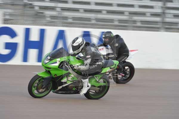 Motorcycle action photographs;Rockingham;Rockingham photographs;Trackday digital images;event digital images;eventdigitalimages;no limits trackday;peter wileman photography;rockingham corby northamptonshire;trackday;trackday photos