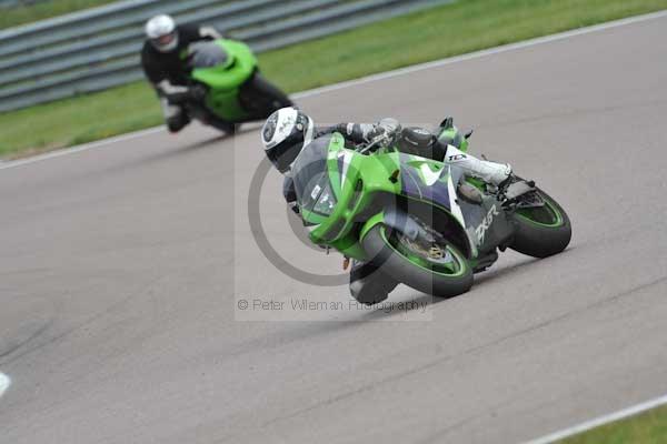 Motorcycle action photographs;Rockingham;Rockingham photographs;Trackday digital images;event digital images;eventdigitalimages;no limits trackday;peter wileman photography;rockingham corby northamptonshire;trackday;trackday photos