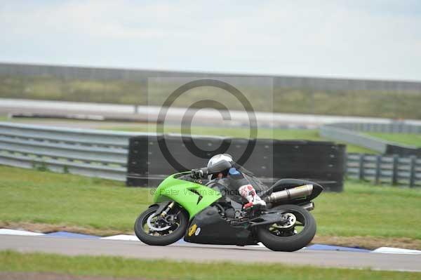 Motorcycle action photographs;Rockingham;Rockingham photographs;Trackday digital images;event digital images;eventdigitalimages;no limits trackday;peter wileman photography;rockingham corby northamptonshire;trackday;trackday photos