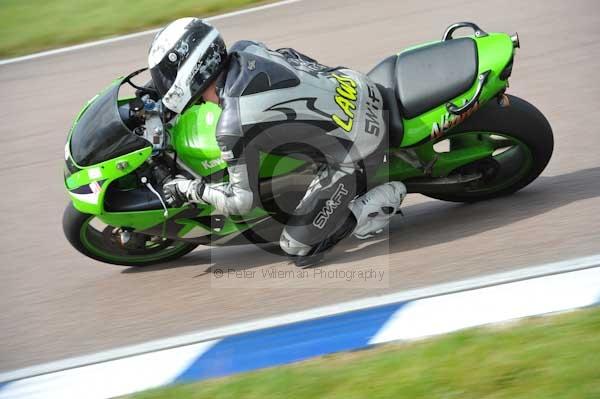 Motorcycle action photographs;Rockingham;Rockingham photographs;Trackday digital images;event digital images;eventdigitalimages;no limits trackday;peter wileman photography;rockingham corby northamptonshire;trackday;trackday photos