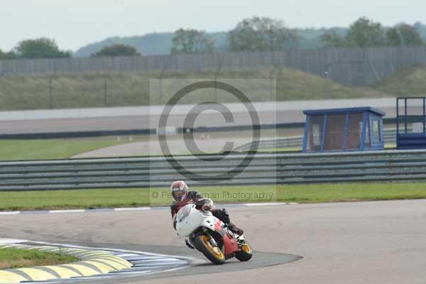 Motorcycle action photographs;Rockingham;Rockingham photographs;Trackday digital images;event digital images;eventdigitalimages;no limits trackday;peter wileman photography;rockingham corby northamptonshire;trackday;trackday photos