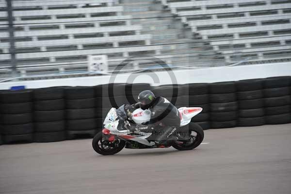 Motorcycle action photographs;Rockingham;Rockingham photographs;Trackday digital images;event digital images;eventdigitalimages;no limits trackday;peter wileman photography;rockingham corby northamptonshire;trackday;trackday photos