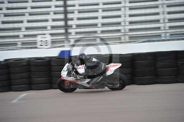 Motorcycle action photographs;Rockingham;Rockingham photographs;Trackday digital images;event digital images;eventdigitalimages;no limits trackday;peter wileman photography;rockingham corby northamptonshire;trackday;trackday photos