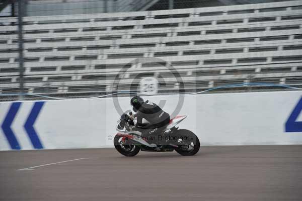 Motorcycle action photographs;Rockingham;Rockingham photographs;Trackday digital images;event digital images;eventdigitalimages;no limits trackday;peter wileman photography;rockingham corby northamptonshire;trackday;trackday photos