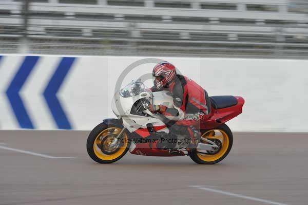 Motorcycle action photographs;Rockingham;Rockingham photographs;Trackday digital images;event digital images;eventdigitalimages;no limits trackday;peter wileman photography;rockingham corby northamptonshire;trackday;trackday photos