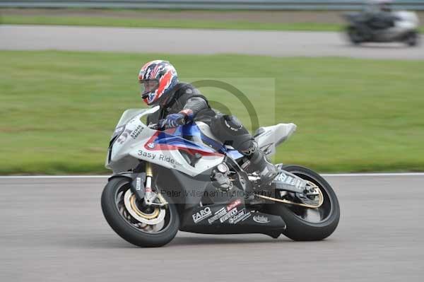 Motorcycle action photographs;Rockingham;Rockingham photographs;Trackday digital images;event digital images;eventdigitalimages;no limits trackday;peter wileman photography;rockingham corby northamptonshire;trackday;trackday photos