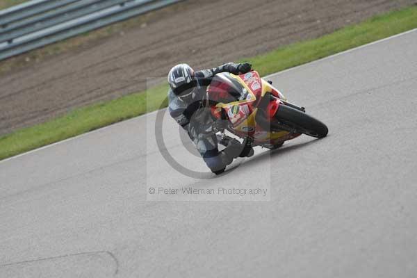 Motorcycle action photographs;Rockingham;Rockingham photographs;Trackday digital images;event digital images;eventdigitalimages;no limits trackday;peter wileman photography;rockingham corby northamptonshire;trackday;trackday photos