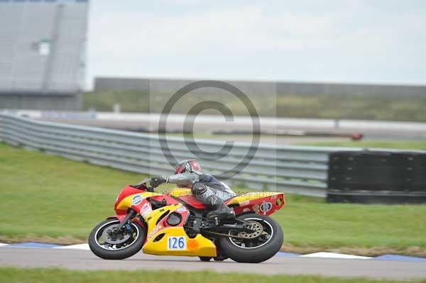 Motorcycle action photographs;Rockingham;Rockingham photographs;Trackday digital images;event digital images;eventdigitalimages;no limits trackday;peter wileman photography;rockingham corby northamptonshire;trackday;trackday photos