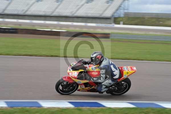 Motorcycle action photographs;Rockingham;Rockingham photographs;Trackday digital images;event digital images;eventdigitalimages;no limits trackday;peter wileman photography;rockingham corby northamptonshire;trackday;trackday photos