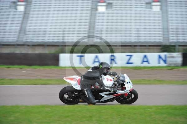 Motorcycle action photographs;Rockingham;Rockingham photographs;Trackday digital images;event digital images;eventdigitalimages;no limits trackday;peter wileman photography;rockingham corby northamptonshire;trackday;trackday photos