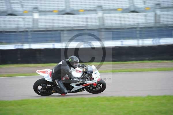 Motorcycle action photographs;Rockingham;Rockingham photographs;Trackday digital images;event digital images;eventdigitalimages;no limits trackday;peter wileman photography;rockingham corby northamptonshire;trackday;trackday photos