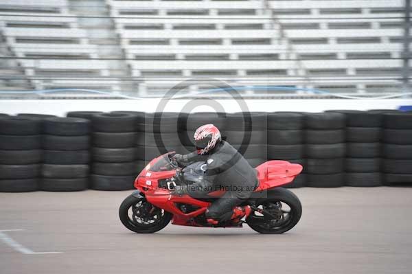 Motorcycle action photographs;Rockingham;Rockingham photographs;Trackday digital images;event digital images;eventdigitalimages;no limits trackday;peter wileman photography;rockingham corby northamptonshire;trackday;trackday photos