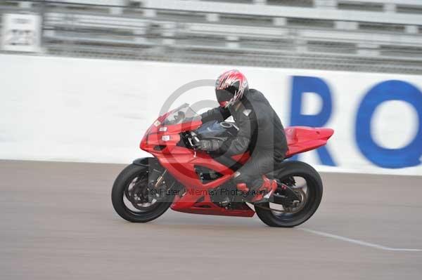 Motorcycle action photographs;Rockingham;Rockingham photographs;Trackday digital images;event digital images;eventdigitalimages;no limits trackday;peter wileman photography;rockingham corby northamptonshire;trackday;trackday photos