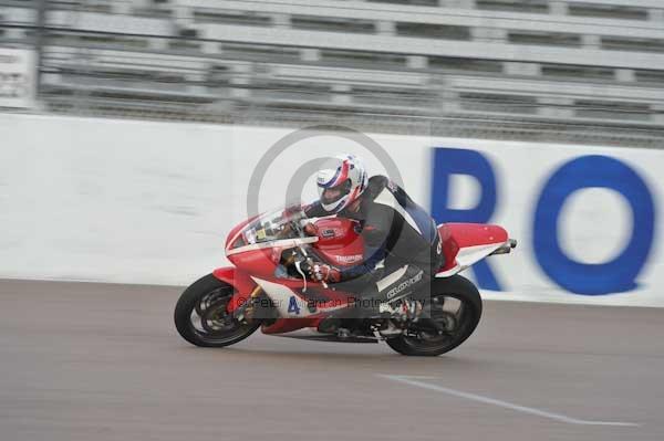 Motorcycle action photographs;Rockingham;Rockingham photographs;Trackday digital images;event digital images;eventdigitalimages;no limits trackday;peter wileman photography;rockingham corby northamptonshire;trackday;trackday photos