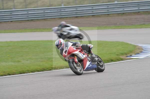 Motorcycle action photographs;Rockingham;Rockingham photographs;Trackday digital images;event digital images;eventdigitalimages;no limits trackday;peter wileman photography;rockingham corby northamptonshire;trackday;trackday photos