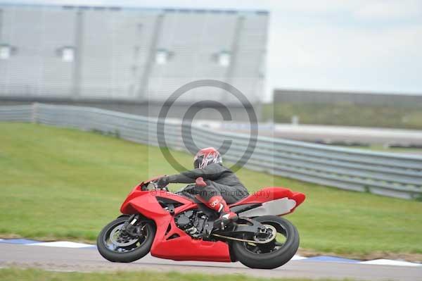 Motorcycle action photographs;Rockingham;Rockingham photographs;Trackday digital images;event digital images;eventdigitalimages;no limits trackday;peter wileman photography;rockingham corby northamptonshire;trackday;trackday photos