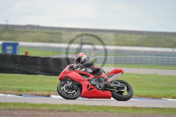 Motorcycle action photographs;Rockingham;Rockingham photographs;Trackday digital images;event digital images;eventdigitalimages;no limits trackday;peter wileman photography;rockingham corby northamptonshire;trackday;trackday photos