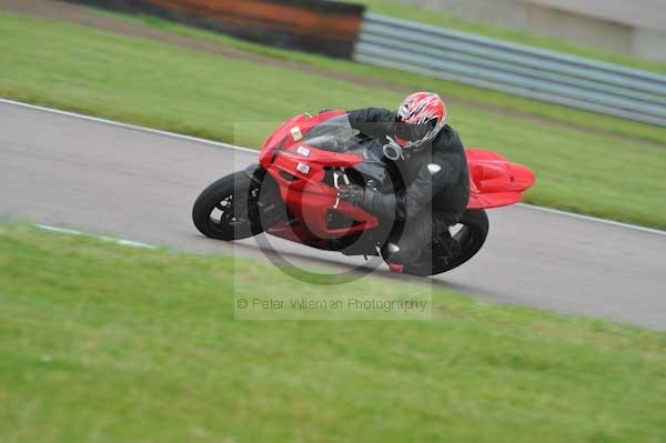 Motorcycle action photographs;Rockingham;Rockingham photographs;Trackday digital images;event digital images;eventdigitalimages;no limits trackday;peter wileman photography;rockingham corby northamptonshire;trackday;trackday photos