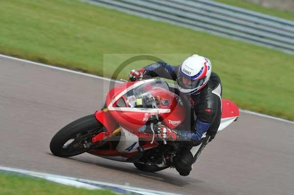 Motorcycle action photographs;Rockingham;Rockingham photographs;Trackday digital images;event digital images;eventdigitalimages;no limits trackday;peter wileman photography;rockingham corby northamptonshire;trackday;trackday photos