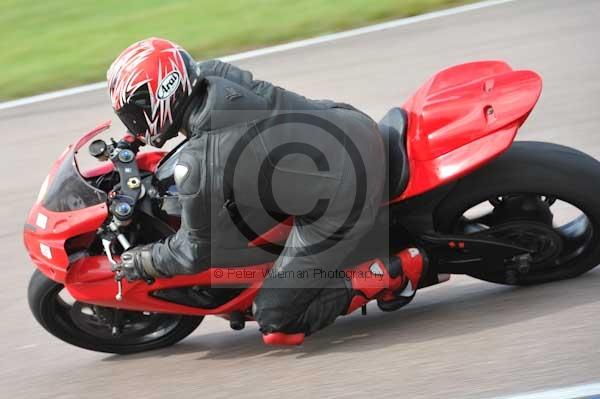 Motorcycle action photographs;Rockingham;Rockingham photographs;Trackday digital images;event digital images;eventdigitalimages;no limits trackday;peter wileman photography;rockingham corby northamptonshire;trackday;trackday photos