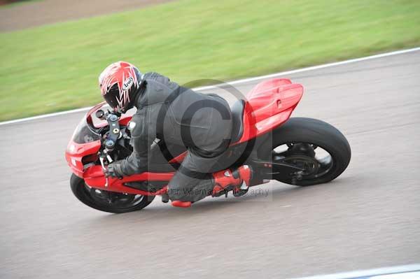 Motorcycle action photographs;Rockingham;Rockingham photographs;Trackday digital images;event digital images;eventdigitalimages;no limits trackday;peter wileman photography;rockingham corby northamptonshire;trackday;trackday photos