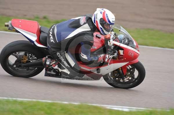 Motorcycle action photographs;Rockingham;Rockingham photographs;Trackday digital images;event digital images;eventdigitalimages;no limits trackday;peter wileman photography;rockingham corby northamptonshire;trackday;trackday photos