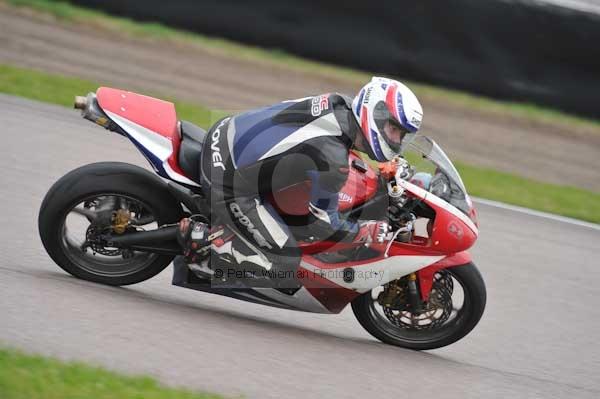 Motorcycle action photographs;Rockingham;Rockingham photographs;Trackday digital images;event digital images;eventdigitalimages;no limits trackday;peter wileman photography;rockingham corby northamptonshire;trackday;trackday photos