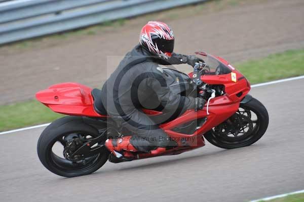 Motorcycle action photographs;Rockingham;Rockingham photographs;Trackday digital images;event digital images;eventdigitalimages;no limits trackday;peter wileman photography;rockingham corby northamptonshire;trackday;trackday photos