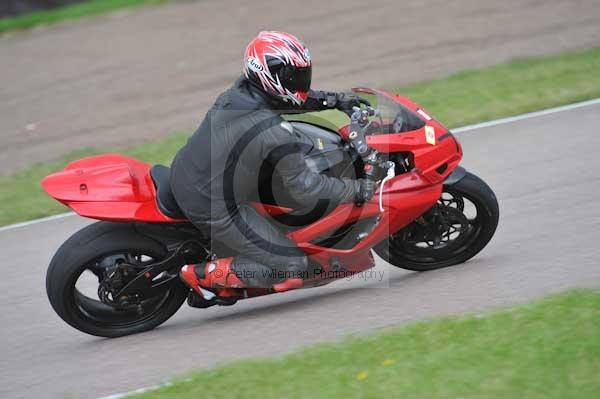 Motorcycle action photographs;Rockingham;Rockingham photographs;Trackday digital images;event digital images;eventdigitalimages;no limits trackday;peter wileman photography;rockingham corby northamptonshire;trackday;trackday photos