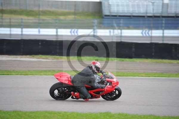 Motorcycle action photographs;Rockingham;Rockingham photographs;Trackday digital images;event digital images;eventdigitalimages;no limits trackday;peter wileman photography;rockingham corby northamptonshire;trackday;trackday photos