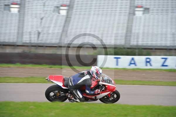 Motorcycle action photographs;Rockingham;Rockingham photographs;Trackday digital images;event digital images;eventdigitalimages;no limits trackday;peter wileman photography;rockingham corby northamptonshire;trackday;trackday photos