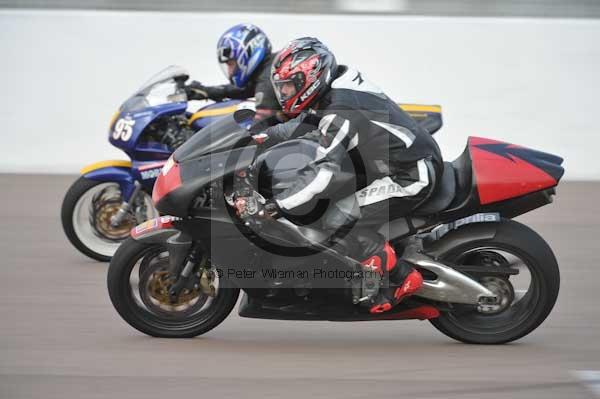 Motorcycle action photographs;Rockingham;Rockingham photographs;Trackday digital images;event digital images;eventdigitalimages;no limits trackday;peter wileman photography;rockingham corby northamptonshire;trackday;trackday photos