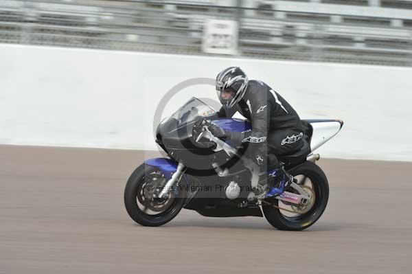 Motorcycle action photographs;Rockingham;Rockingham photographs;Trackday digital images;event digital images;eventdigitalimages;no limits trackday;peter wileman photography;rockingham corby northamptonshire;trackday;trackday photos